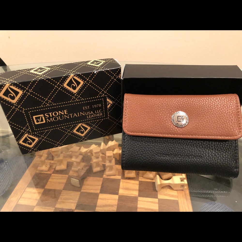 Stone Mountain Wallet